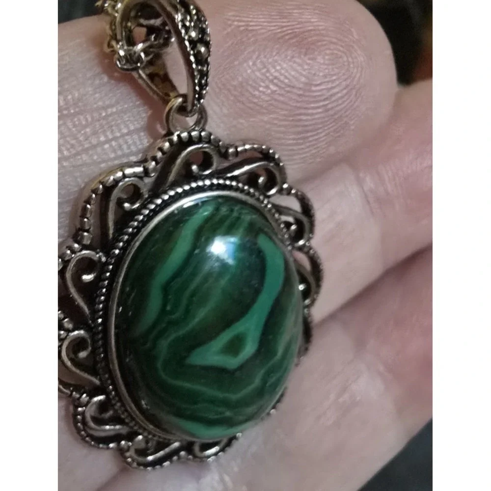 Green Malachite protective health and wealth Pendant Silver Necklace 18' Chain